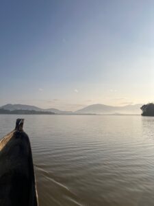 Thuyền độc mộc Hồ Lắk